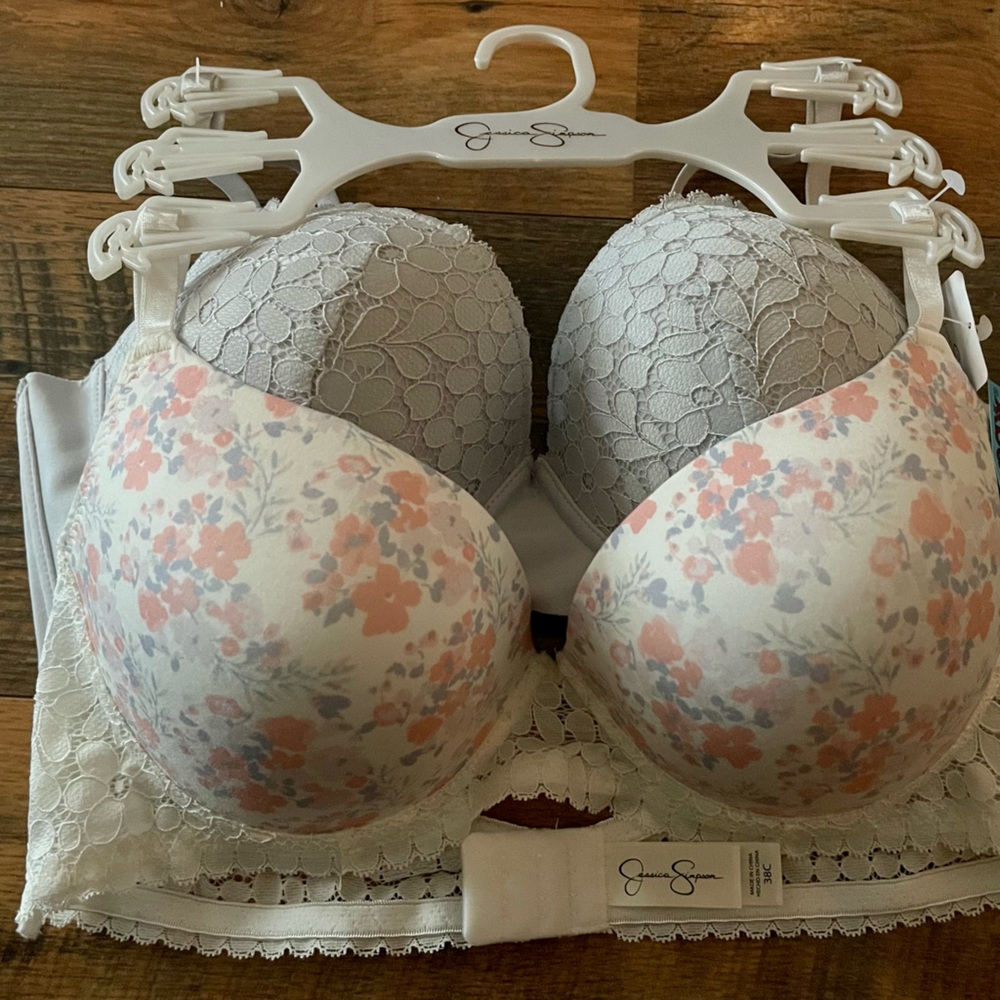 Bras NWT